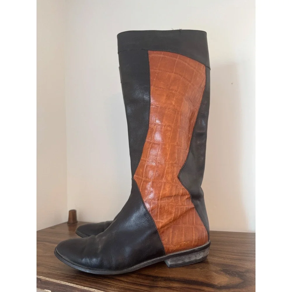 Vintage Black and Tan Heeled Boots - Picture 3 of 9